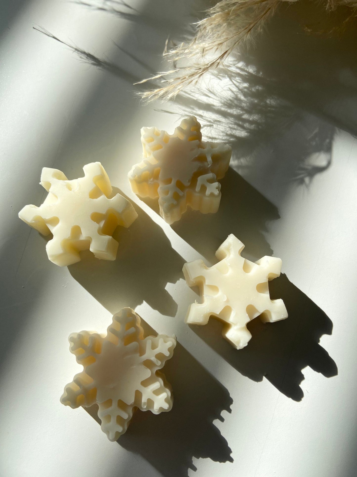 Snowflake Soy Wax Melts | Winter Wax Melts | Wax Melts | Christmas Gift | Sock Fillers | Snowflake Wax Melts | Seasonal Wax Melts
