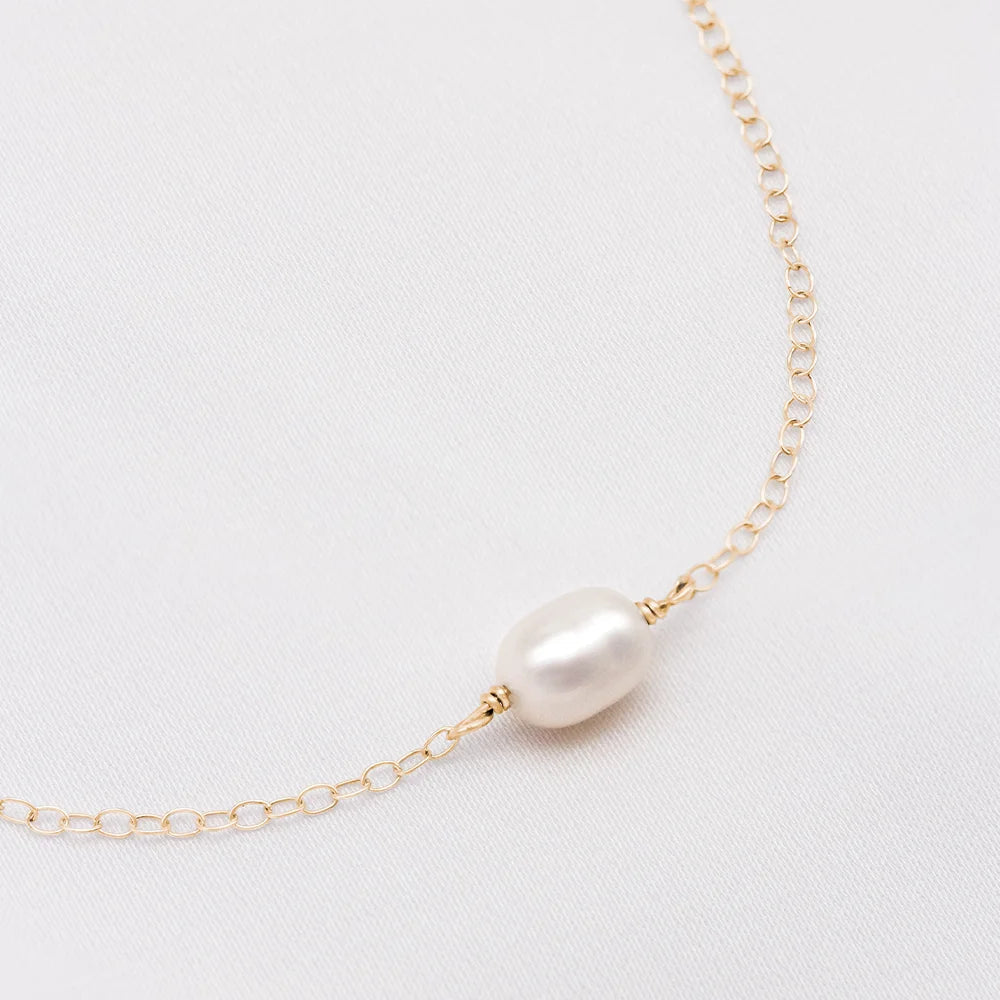 Mini Cara gold-filled bracelet with single freshwater pearl
